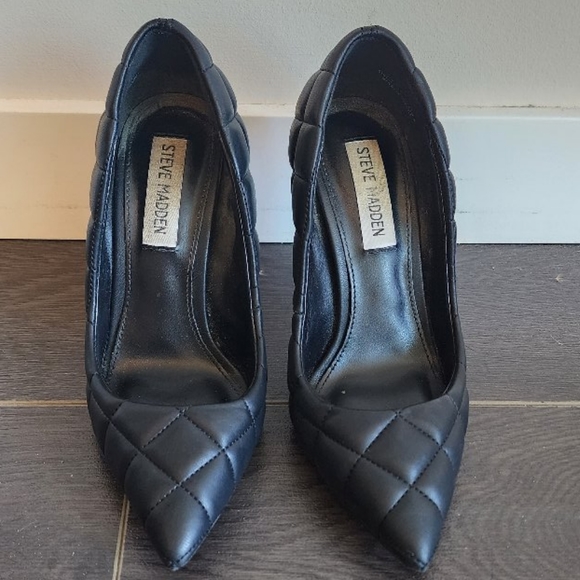 Black Quilted Steve Madden Heels - Picture 3 of 3
